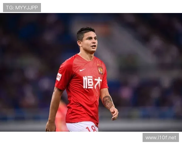 巴黎边路进攻看似犀利,实则缺乏层次与变化 巴黎边路进攻看似犀利,实则缺乏层次与变化