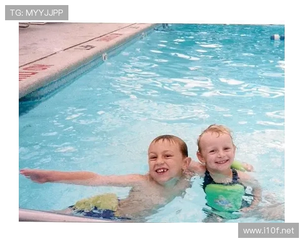 凯蒂·莱德基训练完吃掉一整只烤鸡，教练说她胃是泳池改建的？